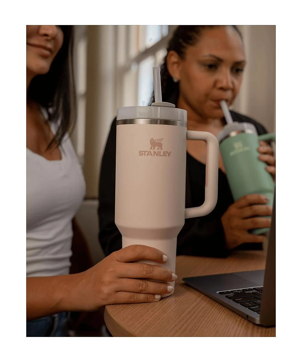 Copo com Canudo Stanley Quencher 2.0 Rose Quartz 1,180 Litros