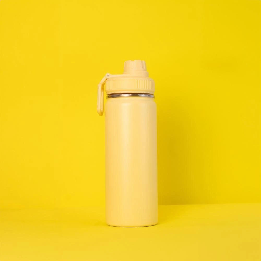 Garrafa com Alça e Bico 570ml Parede Dupla Aço Inox Térmica Amarela