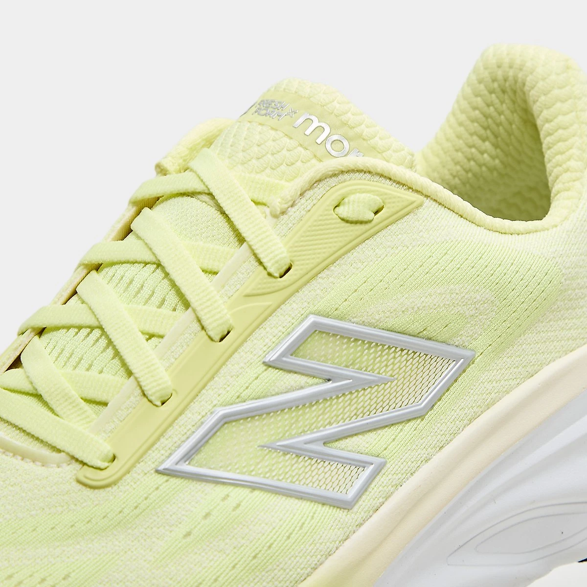 Tênis New Balance Fresh Foam x More V6 Feminino Amarelo+Branco - 34