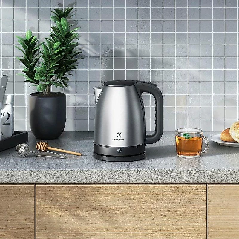 Chaleira electrolux efficient 1 8 l 220v 1200 w
