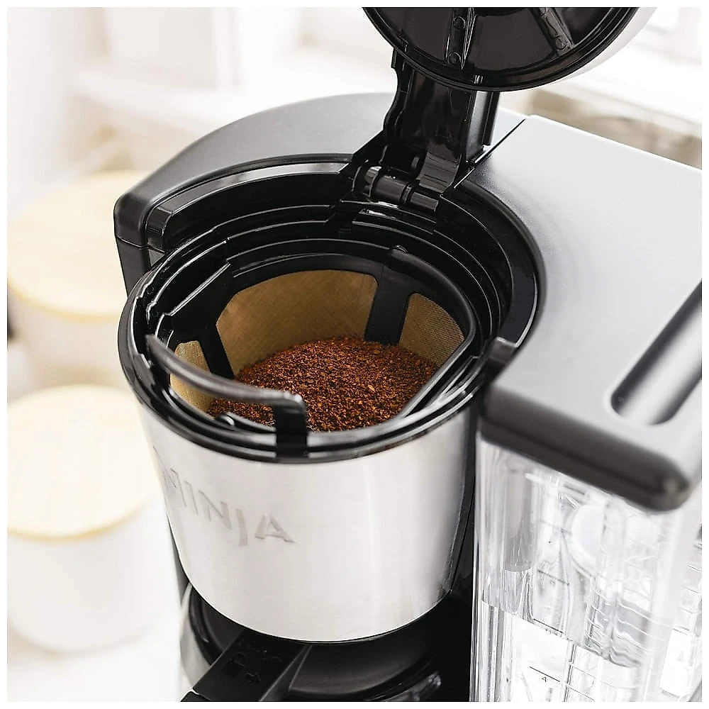 Máquina de Café Programável Ninja 12 Copos Estilo Clássico e Rico Reservatório 1,77 L Extração Térmica Filtro Permanente Preto/Aço Inox CE201 240V