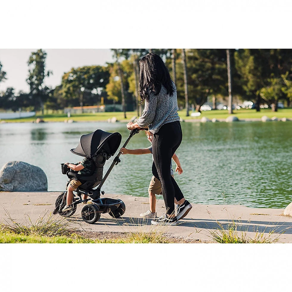 Triciclo Infantil para Passeio Joovy 1027 com Assento Ajustável 4 Estágios, Preto