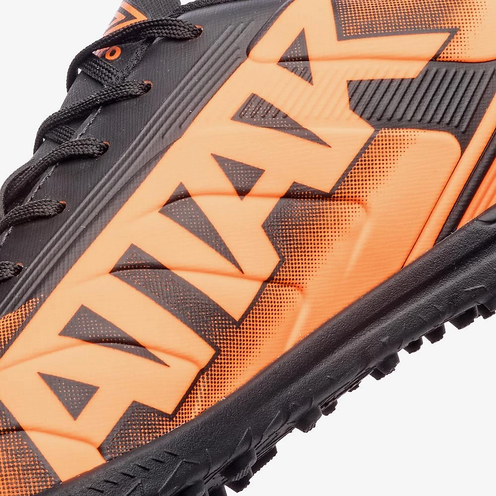 Chuteira society umbro attak iii 37