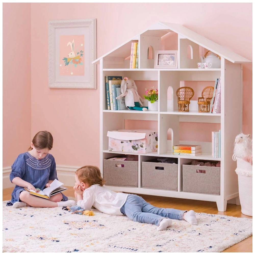 Estante casa de bonecas infantil Martha Stewart Living & Learning branca em madeira com 10 nichos e cestos de tecido para quarto e brinquedoteca