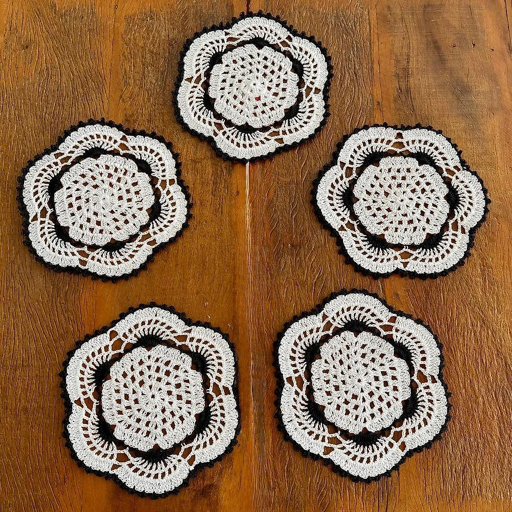 Kit 5 Toalhinhas de Crochê 25CM Polipropileno Artesanal Aparador Preta