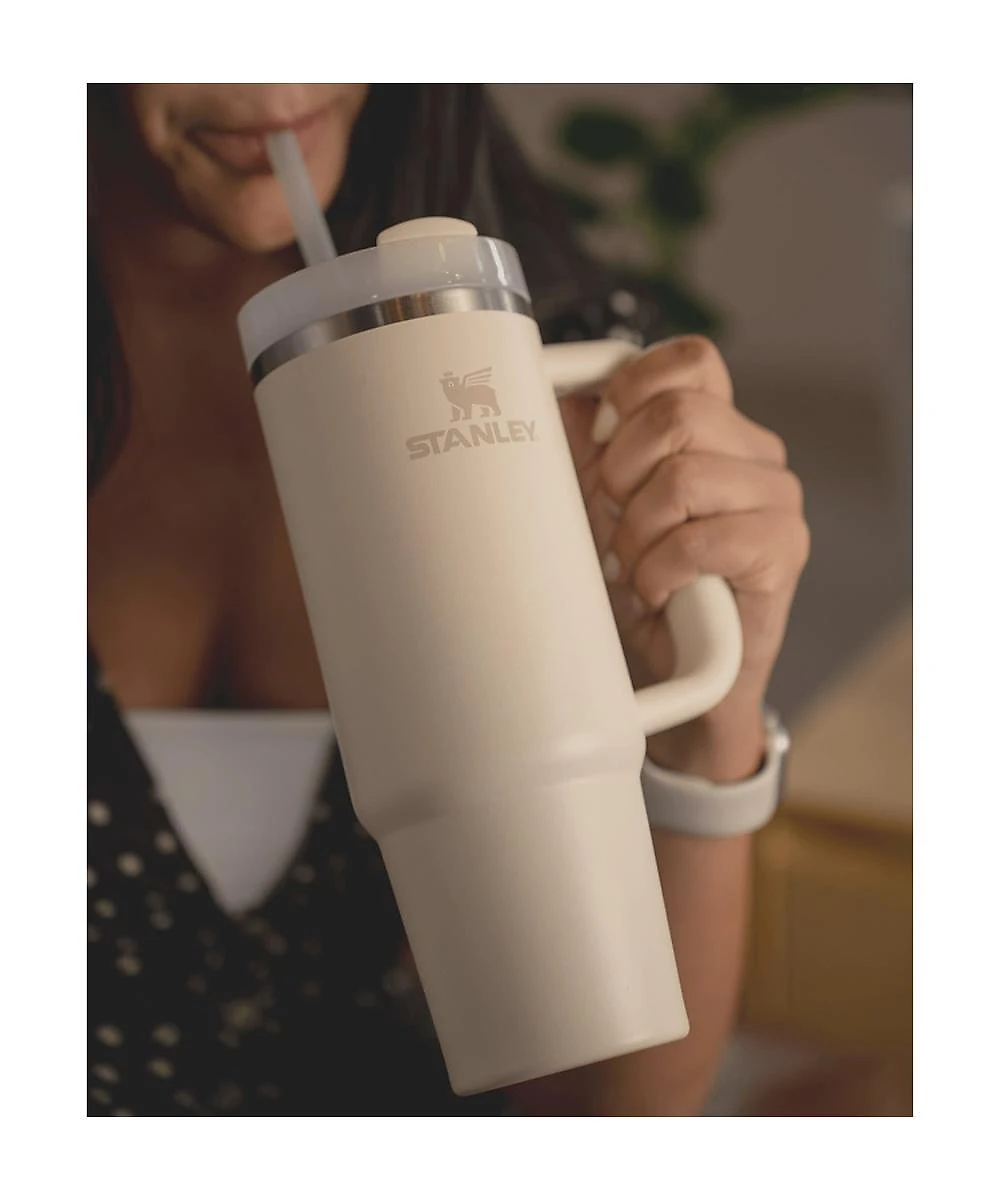 Copo com Canudo Stanley Quencher 2.0 Branco Cream 1,180 Litros