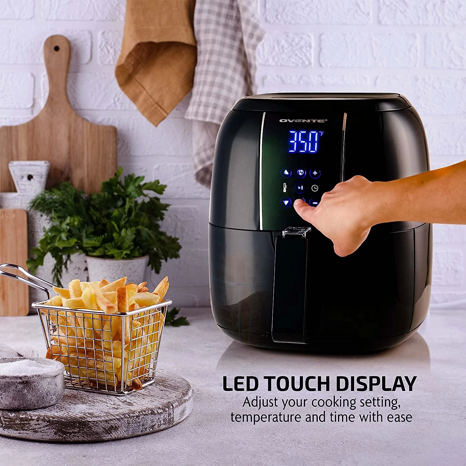 Ovente FAD61302B Fritadeira Elétrica AirFryer 32L de Capacidade e Painel de Controle Digital 110V1400W Preta