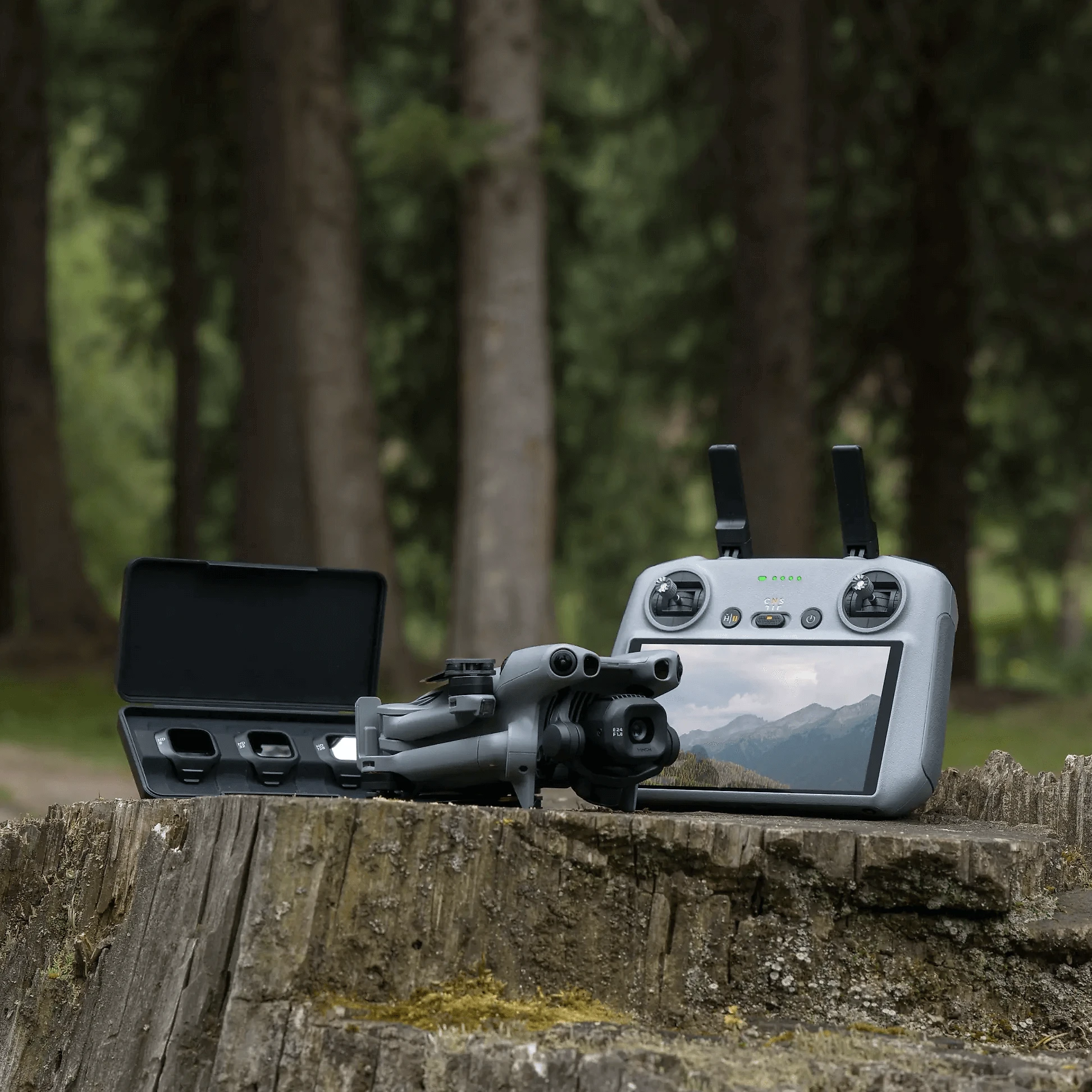 Drone DJI Mini 5 Pro Fly More Combo com Controle Remoto RC 2