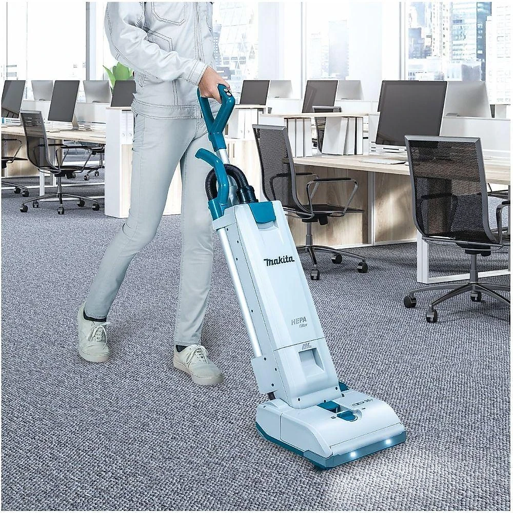 Aspirador de Pó Vertical Portátil Makita DVC560Z HEPA 5L Azul Bivolt