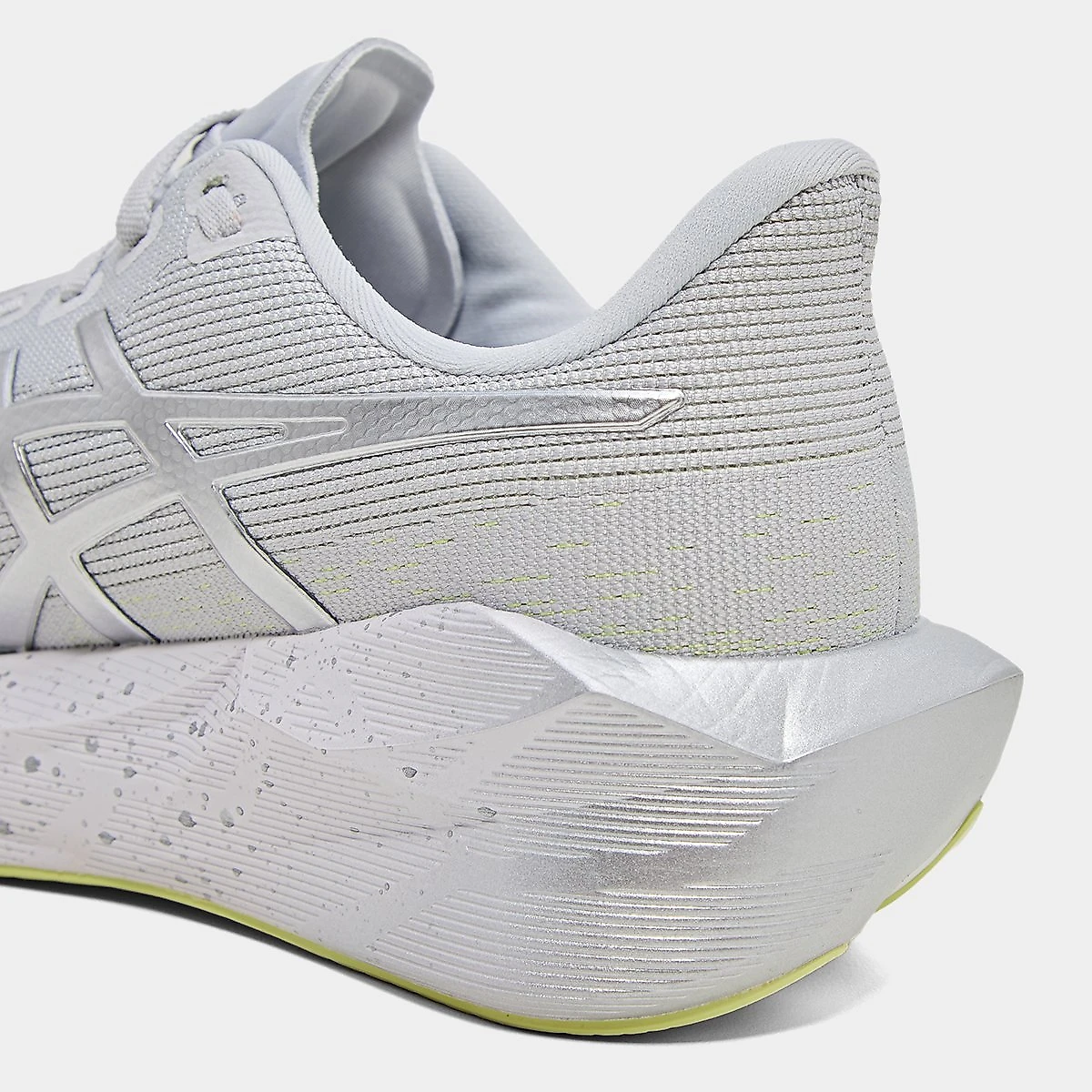 Tênis Asics Novablast 6 Platinum Feminino Prata+Verde - 34