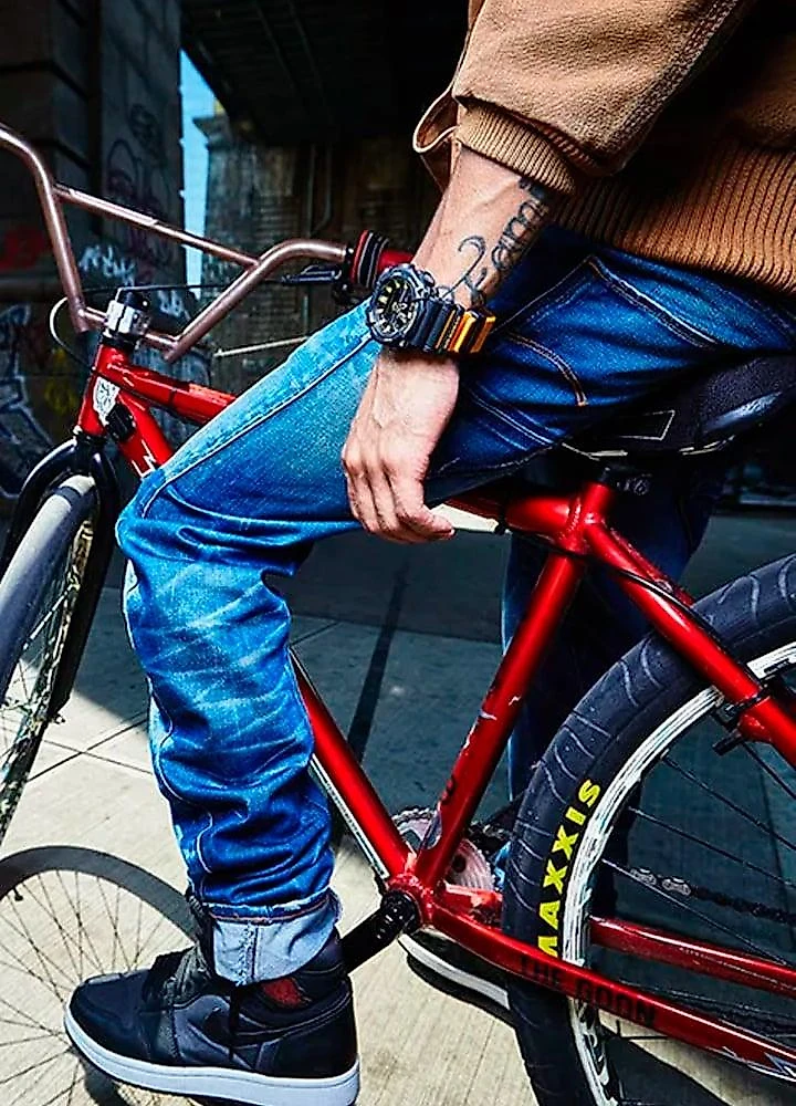 Relógio Casio G-Shock GA-900A-1A9DR Heavy Dut Decagonal Preto e amarelo