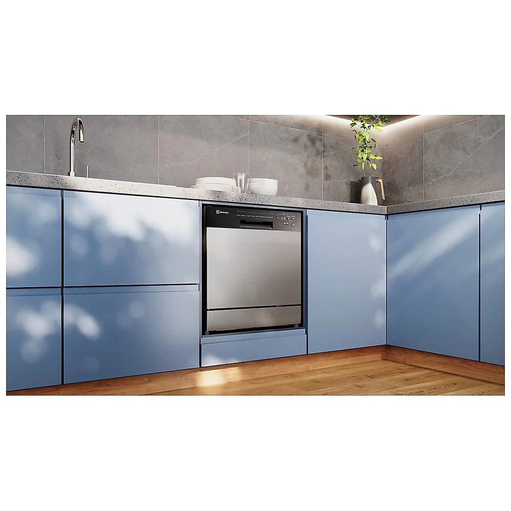 Lava-Louça Electrolux 8 Serviços Inox com Programa Lava e Seca 50' (LS08E) 220V