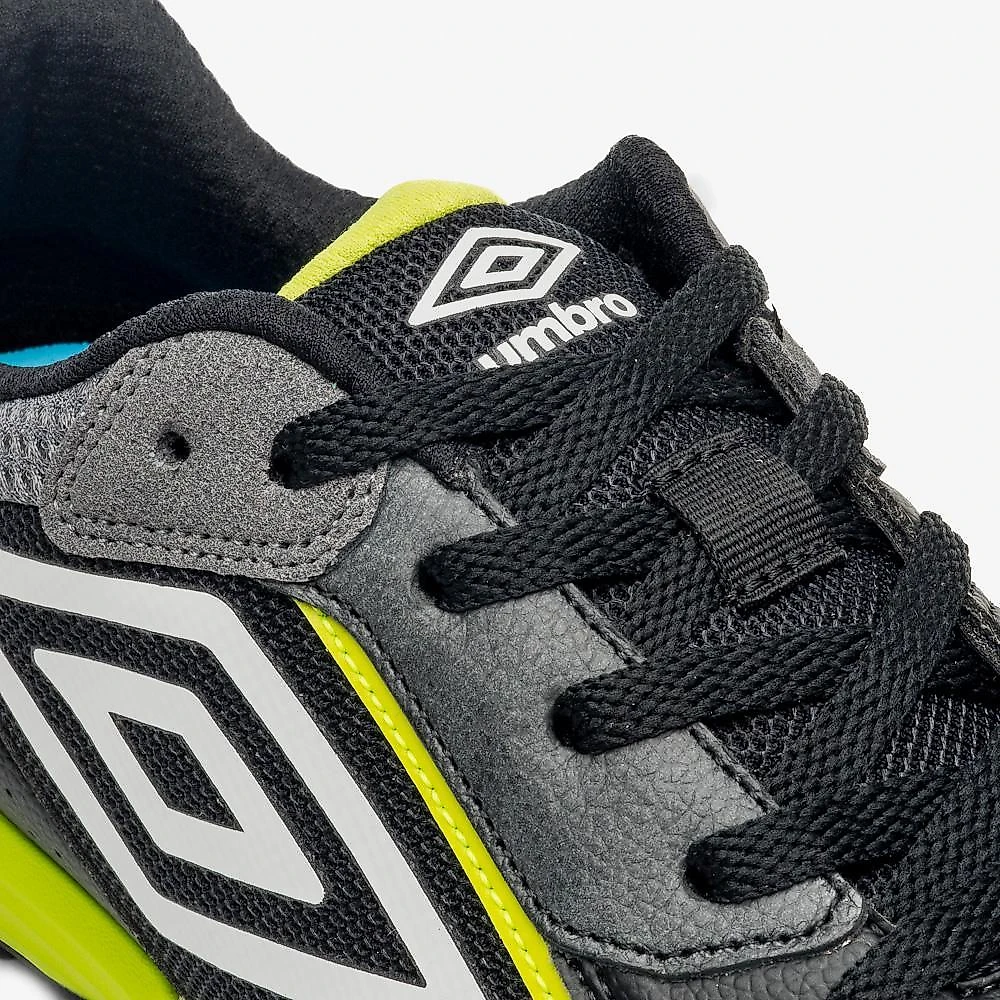 Chuteira society umbro pro challenge uptake 34