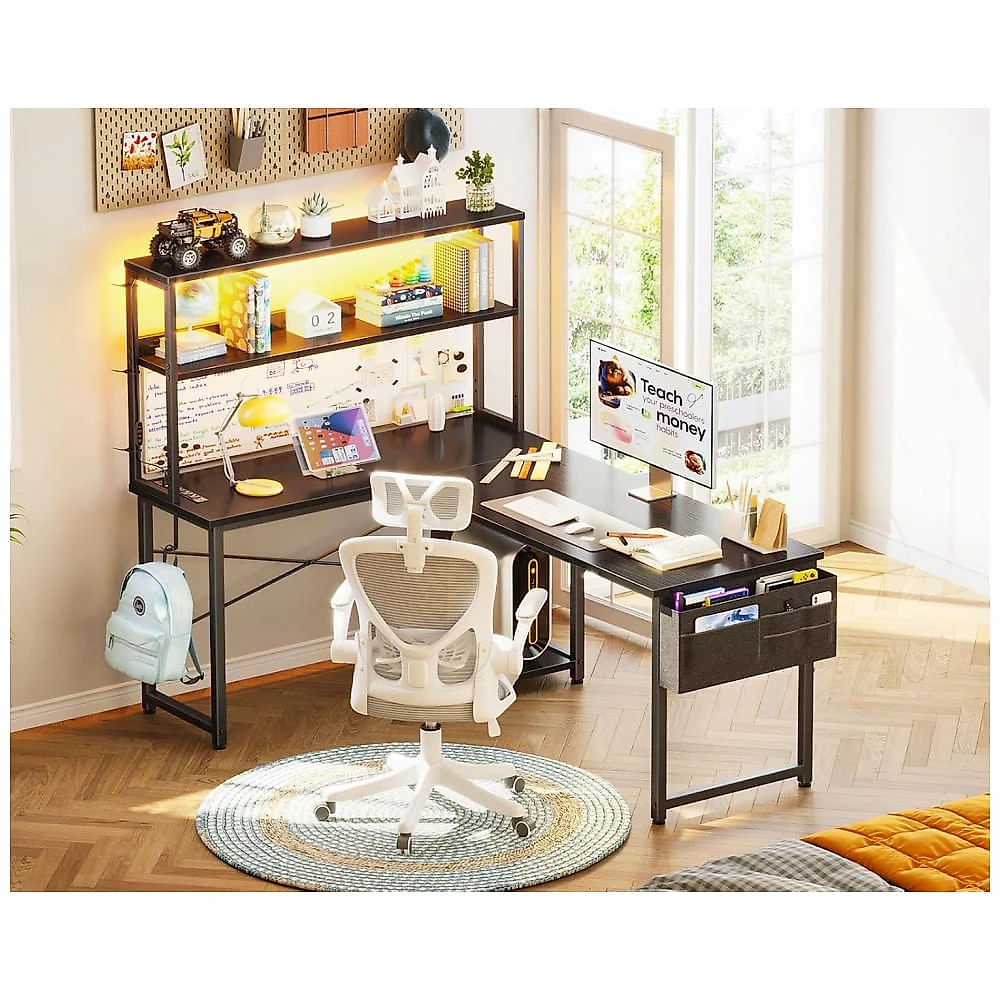 Mesa Gamer em Formato de L, 53" 134 cm com Luz LED, Tomadas, Suporte para CPU, Gancho para Fone de Ouvido e Bolsa de Armazenamento, 110V, AODK, Preto 110v