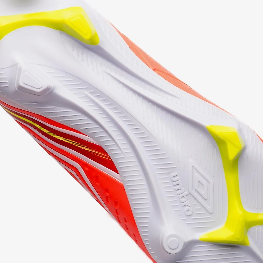 Chuteira campo umbro score 39