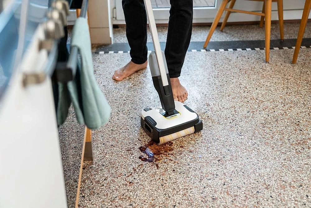 Limpadora de Piso FC 2 Karcher Bateria - 4 em 1 - 110V/220V - (Bivolt)