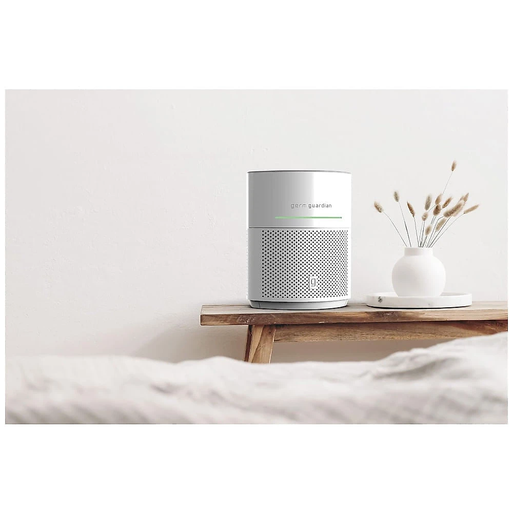 Purificador de Ar para Ambientes até 96m² com Filtro HEPA, Sensor de Qualidade, Luz UV-C e Saida de Ar em 360º, 110V, GermGuardian AC3000W, Branco 110v