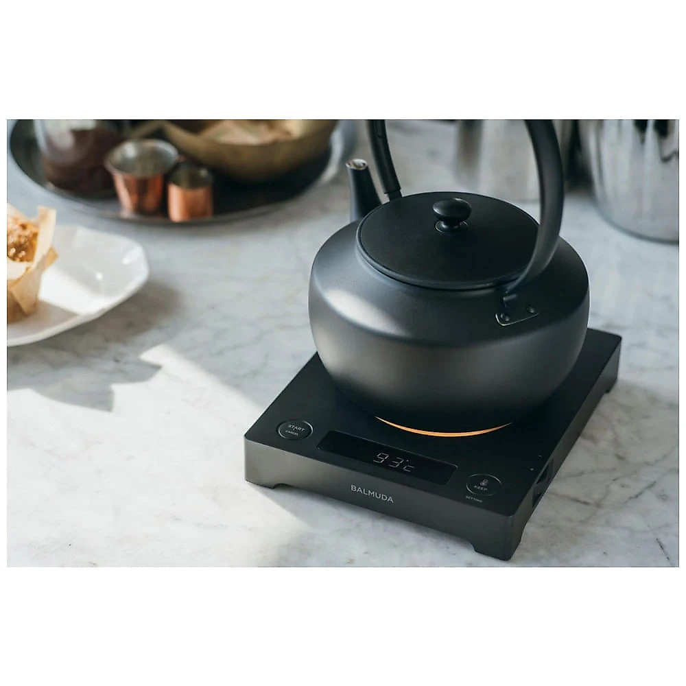 BALMUDA MoonKettle Chaleira Elétrica com Controle Preciso de Temperatura, 900ml, Luz Ambiente e Design Minimalista Preto