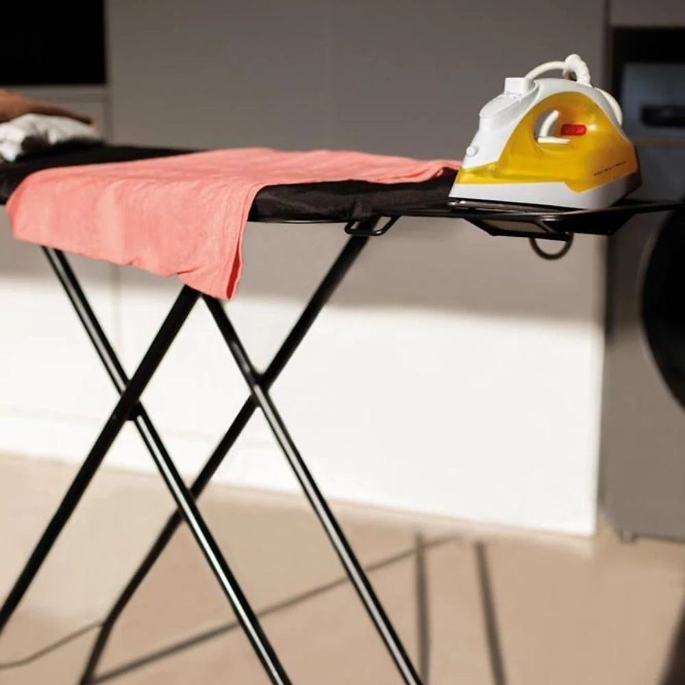 Mesa De Passar Roupa Preta Com Regulagem De Altura Mor