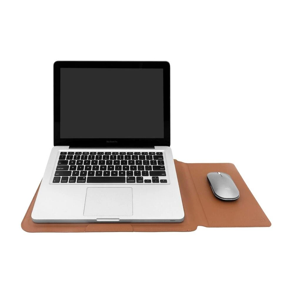 Capa Sleeve com Suporte e Deskpad Marrom para Macbook 16’’, Originais iPlace