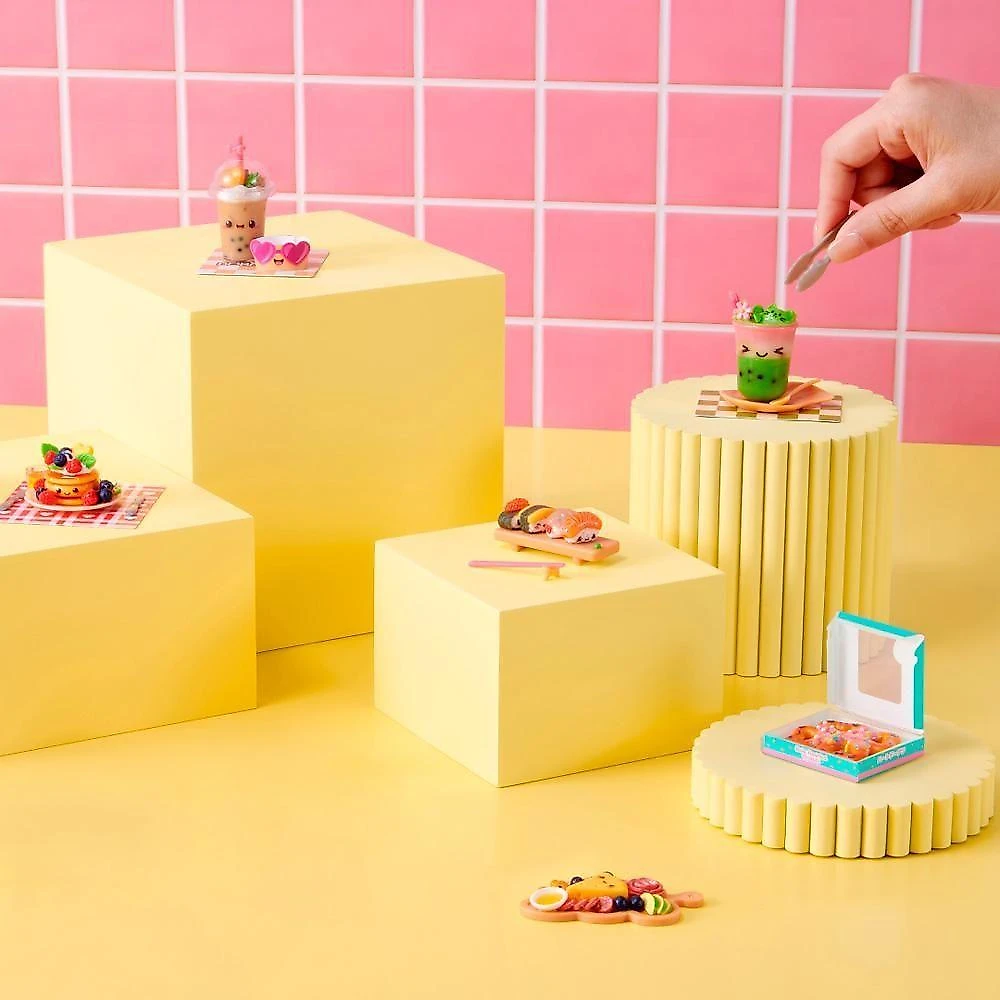 Miniatura Colecionável Mini Brands Kawaii Kitchen com Sons e Luzes Candide