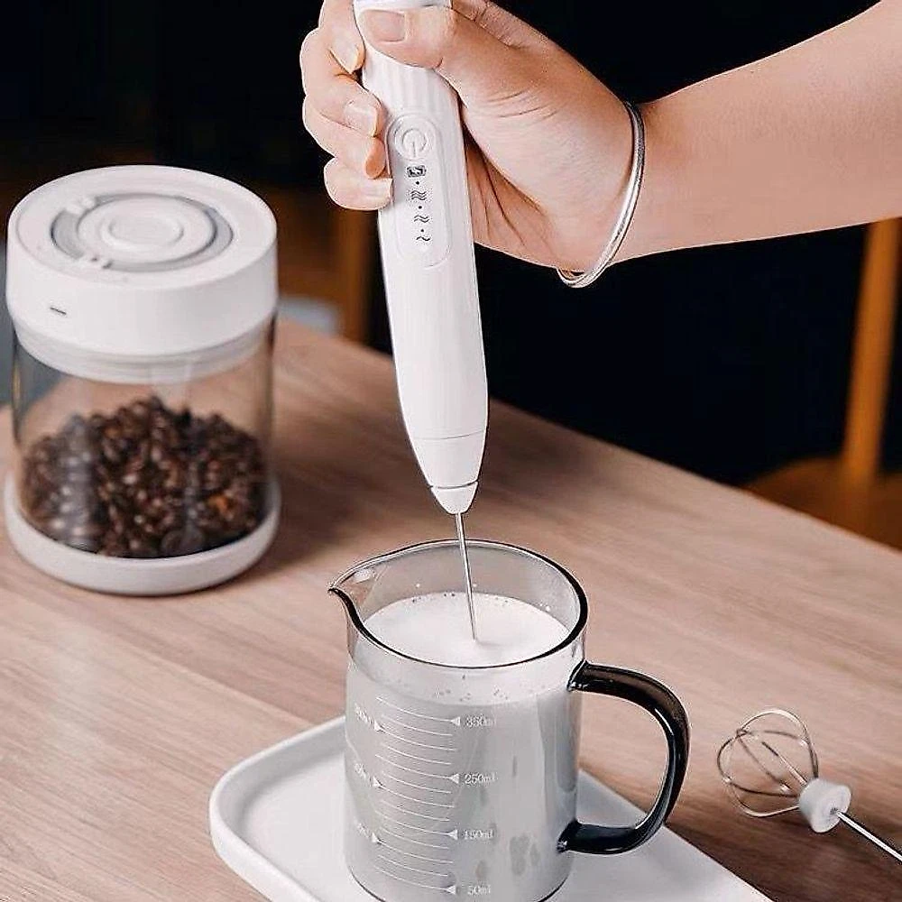 Mixer Elétrico de Mão OEM 2 em 1 com Batedor Fouet em Aço Inox e Corpo em Plástico Bivolt 110V