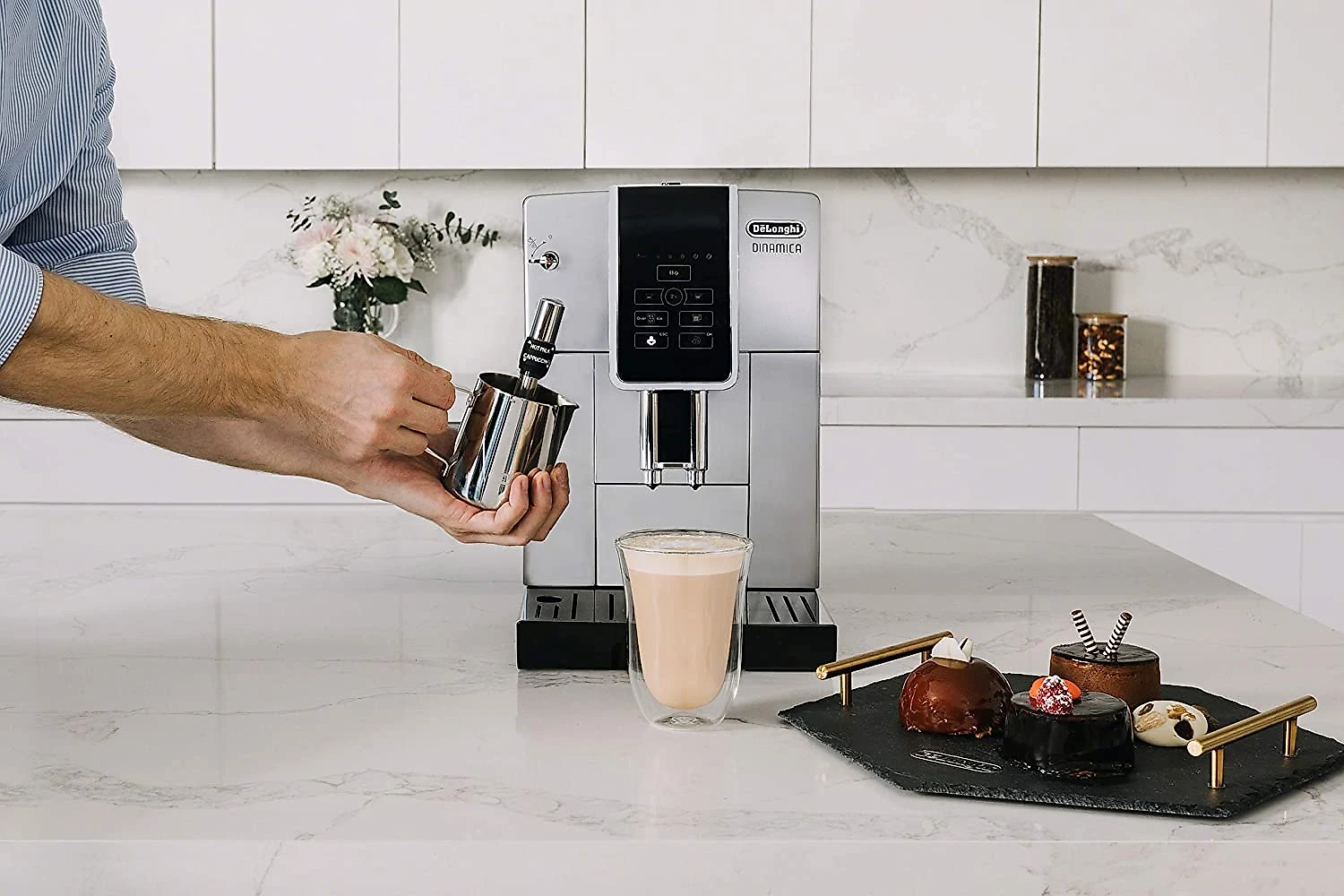 DeLonghi Dinamica Automatic Coffee e Espresso Machine TrueBrew IcedCoffee Burr Grinder Premium Adjustable Frother Descaler Cleaning Brush e Bean Icecube Tray Stainless Steel ECAM35025SB
