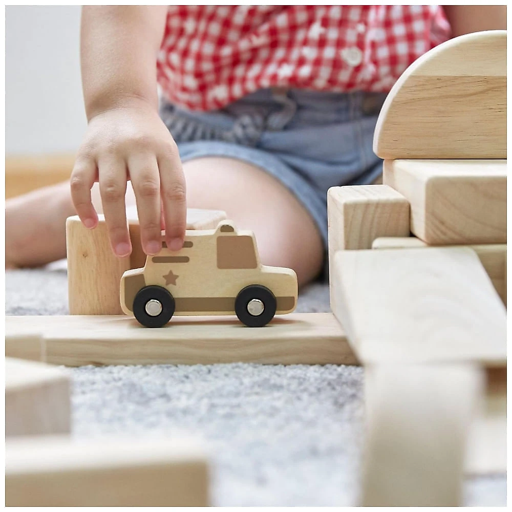 Conjunto de caminhões de madeira mini Guidecraft Mini Wooden Trucks com 10 veículos