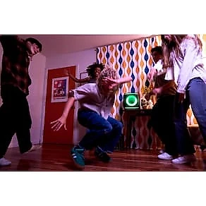 Caixa de Som JBL Partybox Encore 2 Bluetooth 2 Microfones AI Sound Boost Até 12h de Bateria Preta