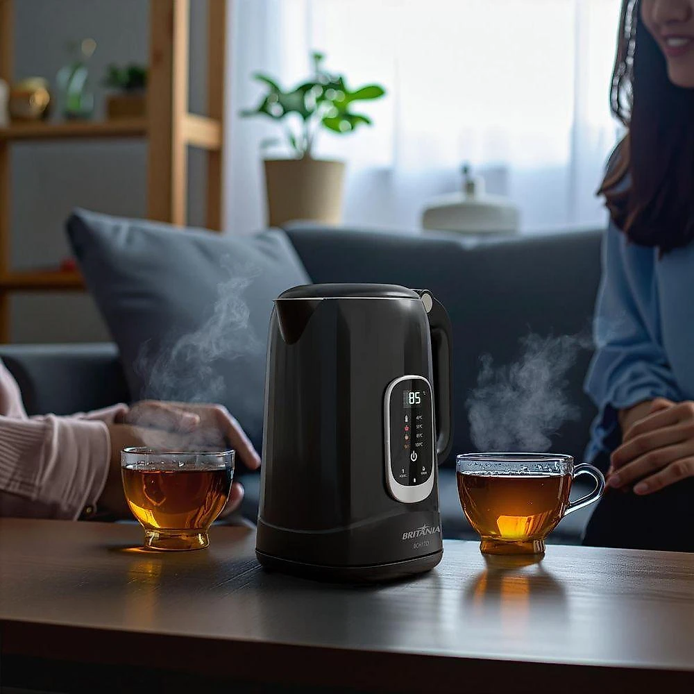 Chaleira Elétrica Britânia BCH17D 1250W 1,7L Aço Inox Preto Painel Touch 110V