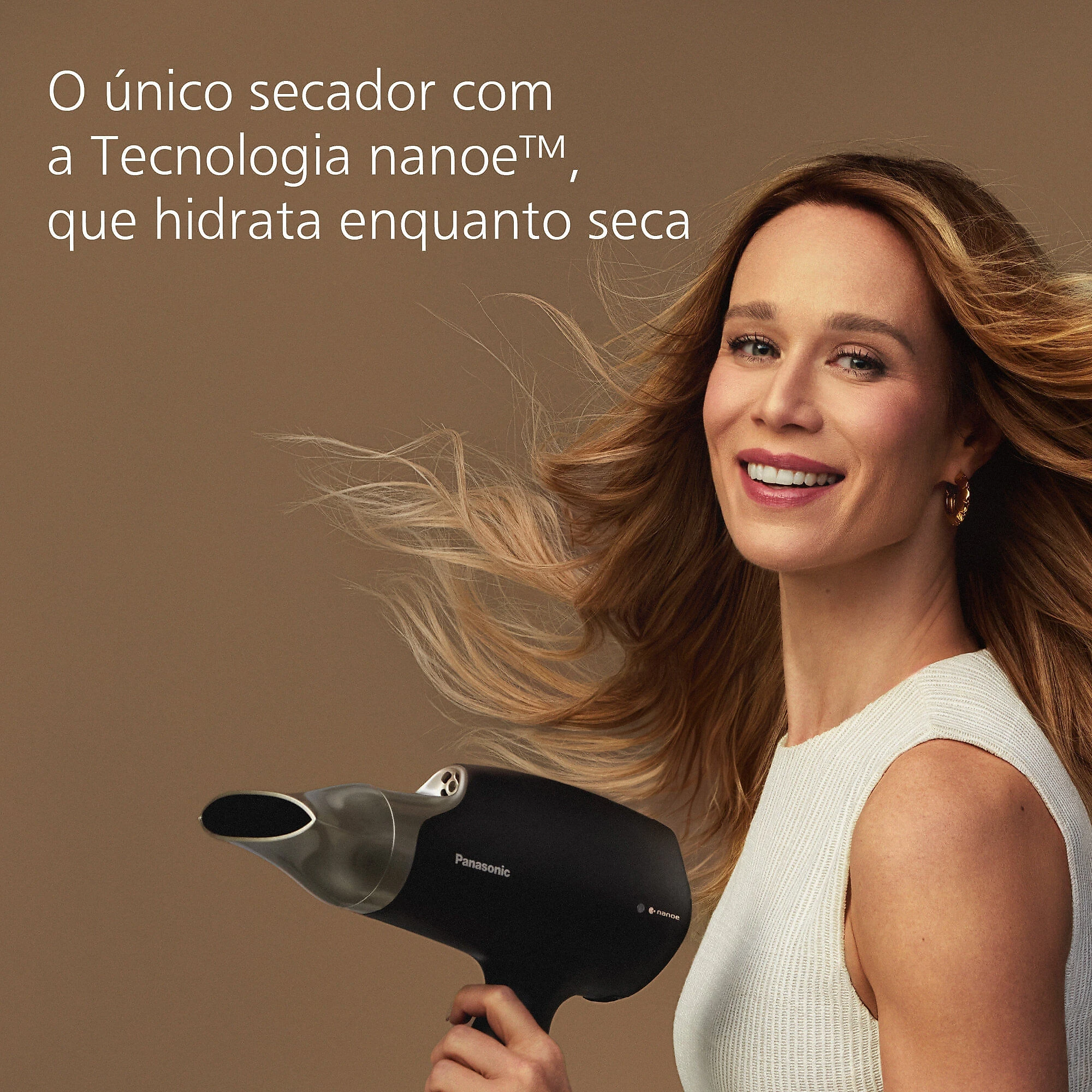 Secador de cabelos Panasonic Nanocare com Tecnologia Nanoe™ Trata e Hidrata - EH-NA6A 127v