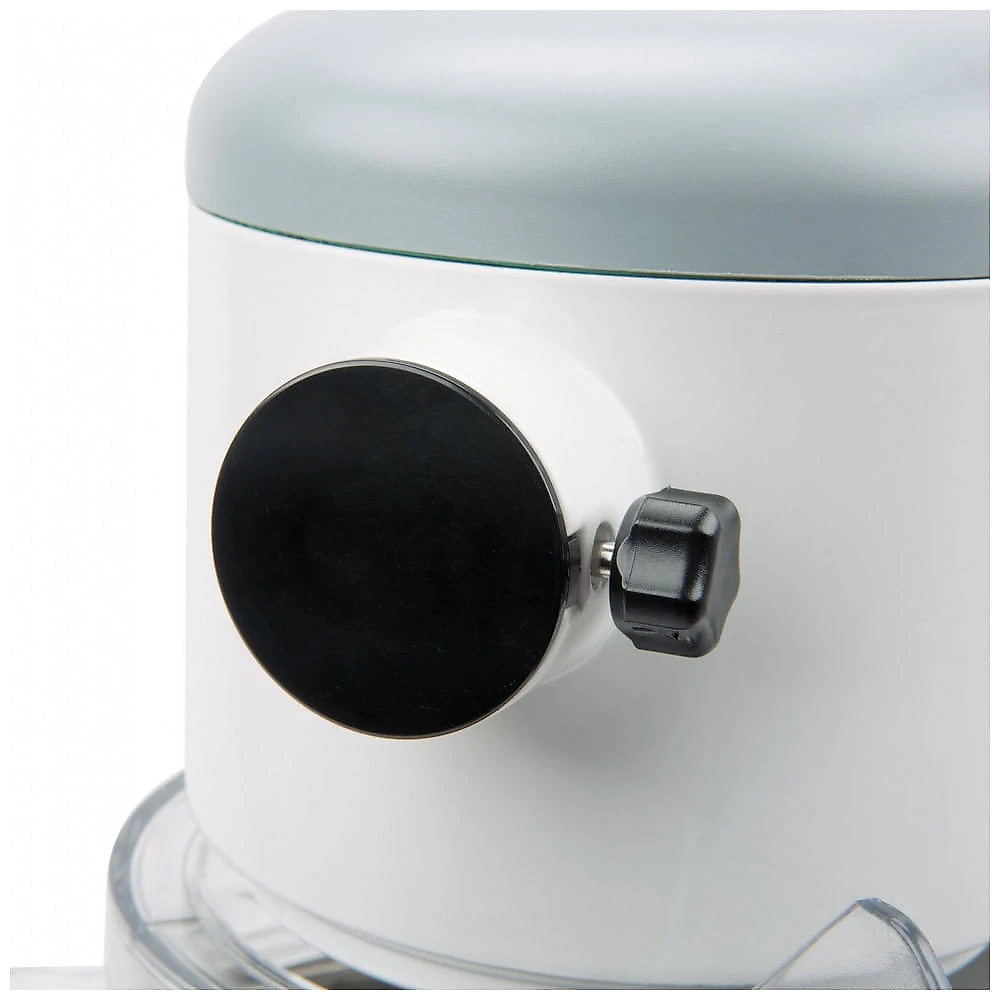 Globe SP05: Batedeira Comercial de Bancada com Capacidade para 4,7 Litros, Motor de 800W e Acessórios Padrão de Proteção 110V, 1,5 hp