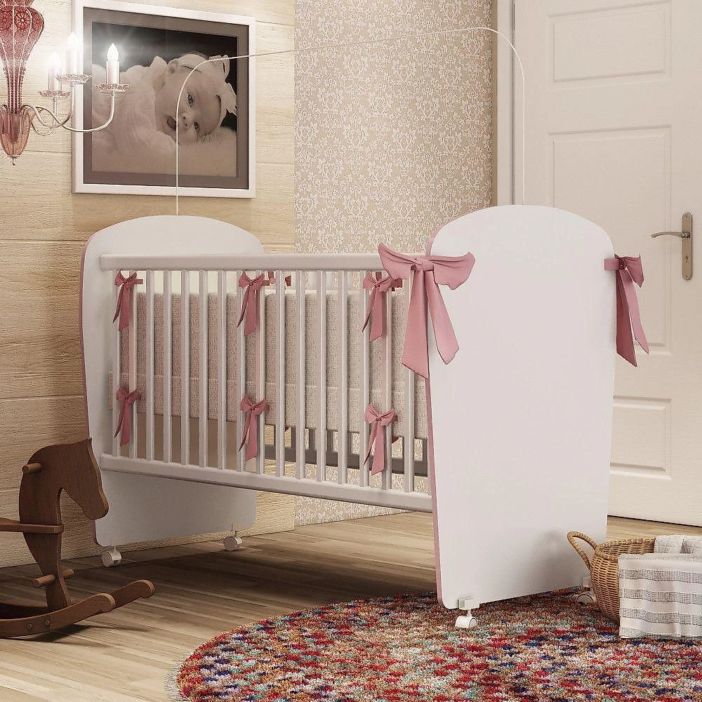 Conjunto Quarto de Bebê Céu Rosa com Cômoda 4 Gavetas em MDP e Madeira Maciça Rosa Percasa Móveis