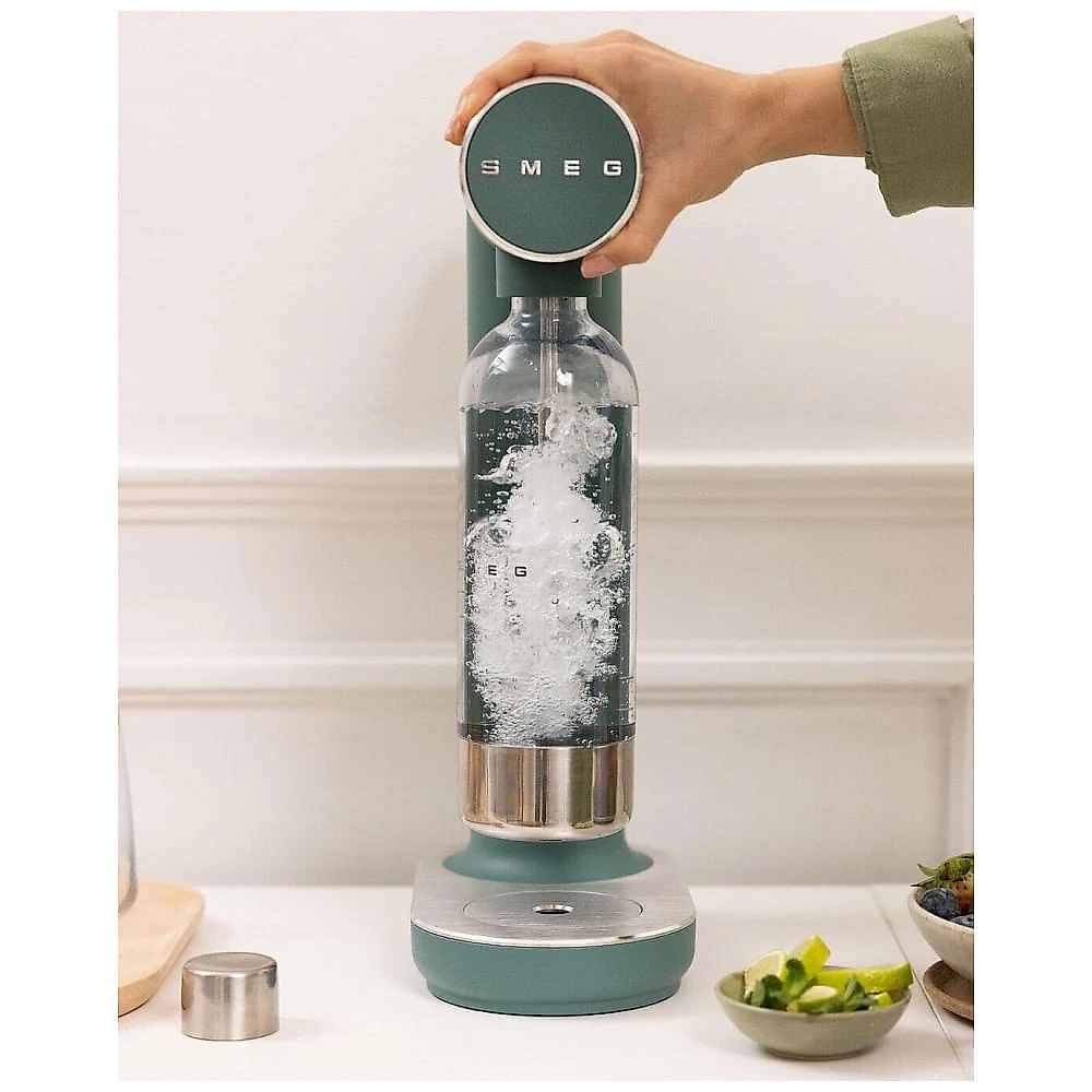 Máquina de água com gás SMEG Collezione jade 1L manual compatível com cilindros de CO₂ 60L, corpo em alumínio