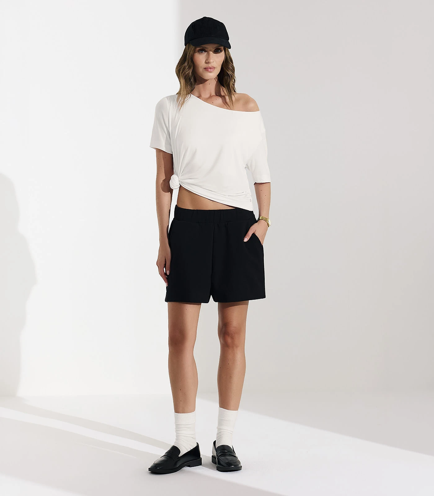 Blusa Feminina Em Malha Bamboo Decote à Barco Veev Bege