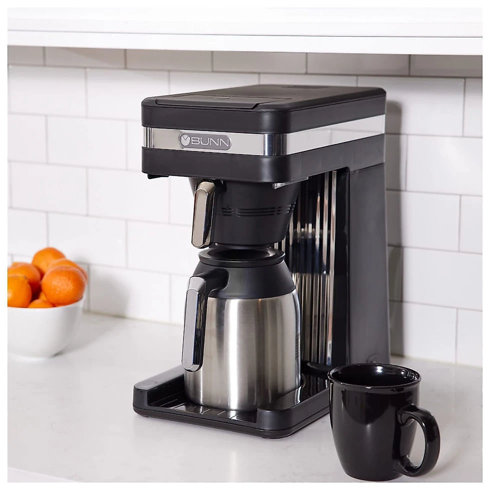 Cafeteira Elétrica Programável BUNN 55200 2.4L em Aço Inoxidável, 110V, Preta