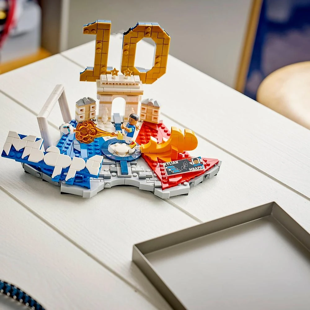 Lego® editions - destaques do futebol - kylian mbappé colorido