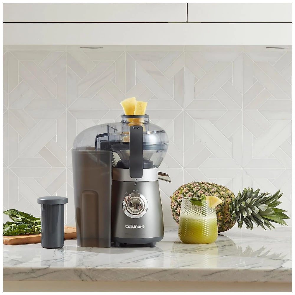 Centrífuga de Frutas 470mL em Aço Inoxidável com Indicadores em LED e Botão Giratório, 450W, Cuisinart, Prata 110v