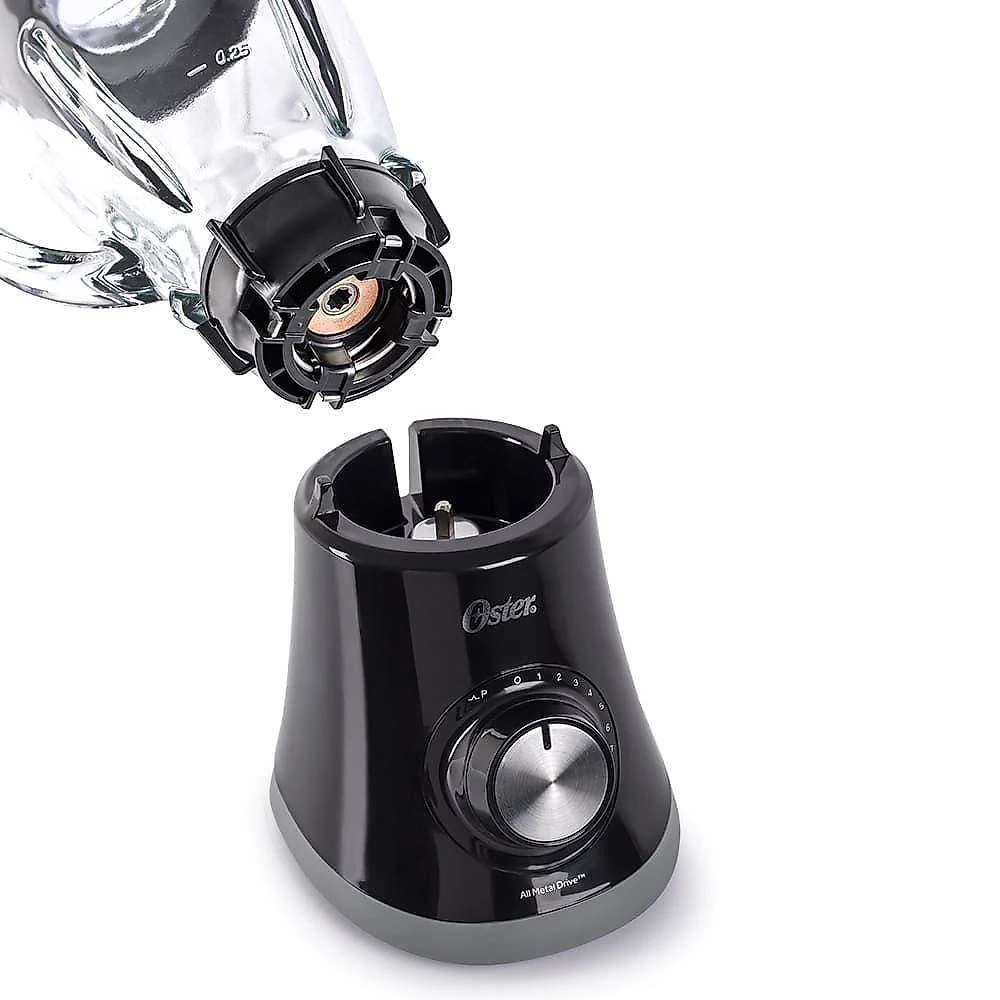 Liquidificador Oster Super Chef Preto 1,25L BLSTMG-BR8 220V