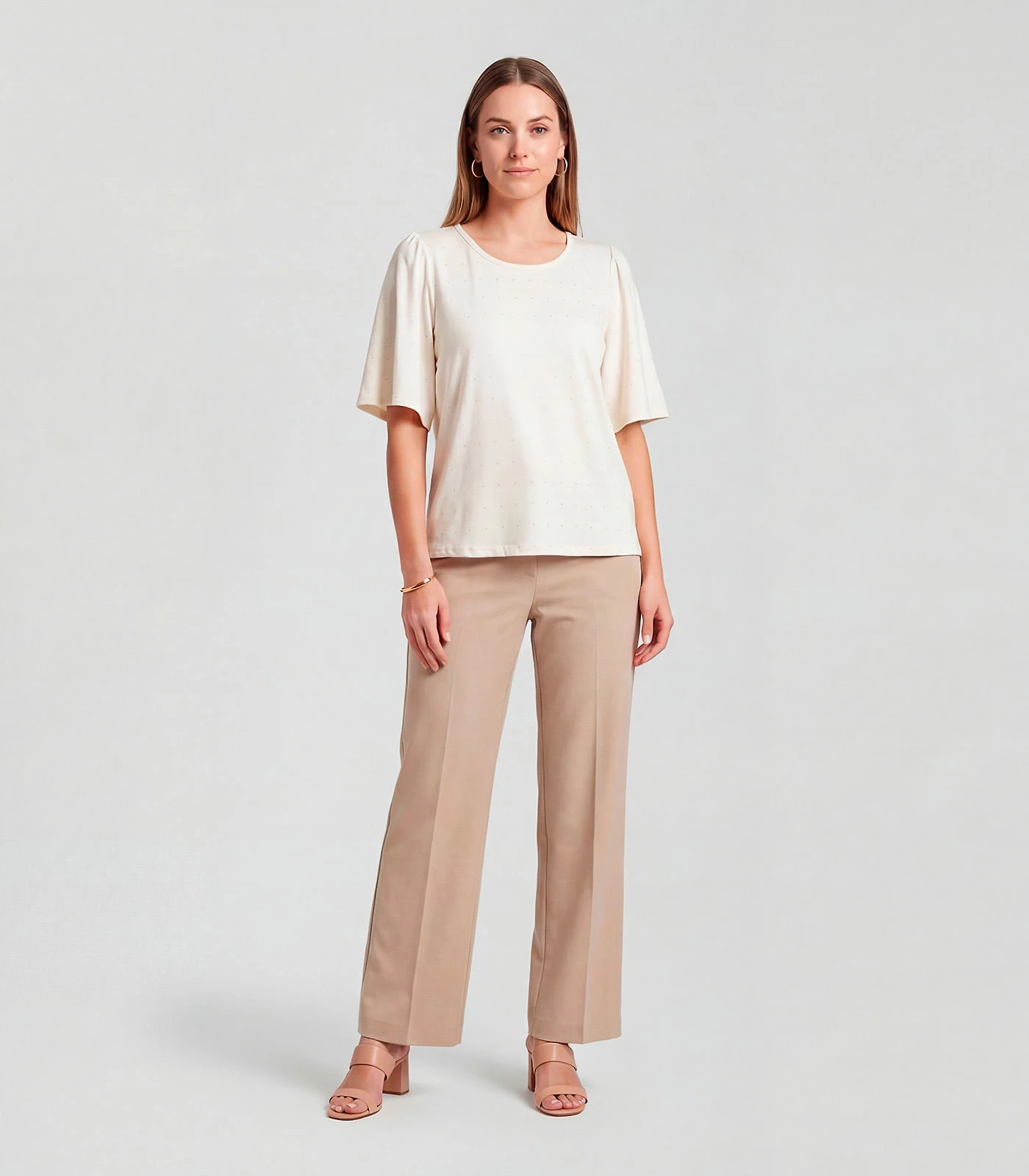 Blusa Feminina Com Manga Godê Infinita Cor Bege