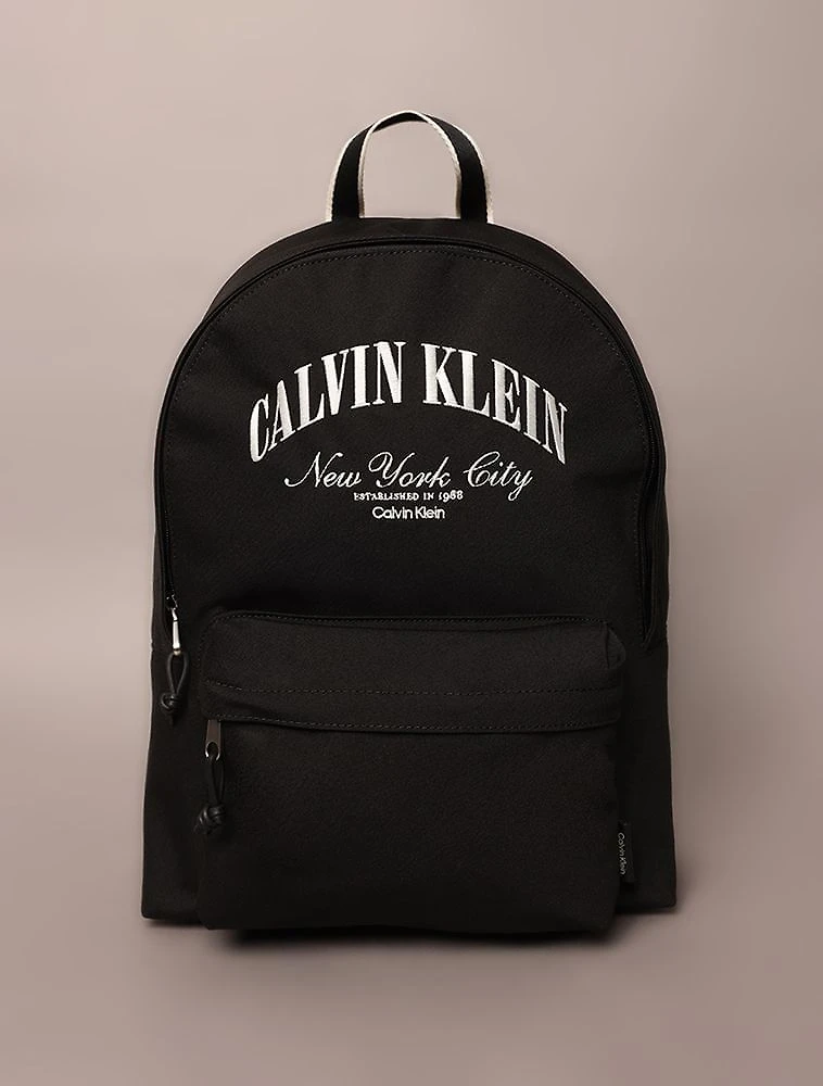 Mochila Ckj Redonda Graphic Logo - Preto