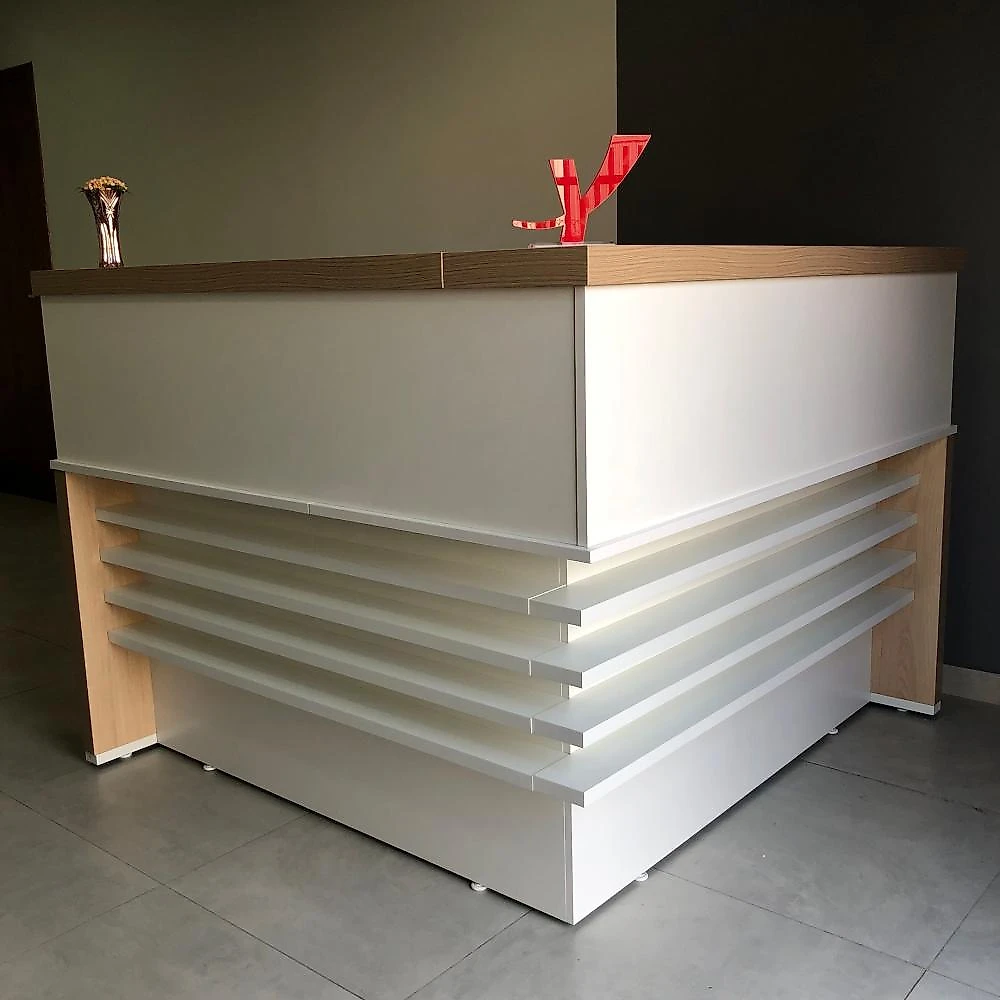 Balcão de Atendimento para Escritório/Recepção em L - Elegante e Funcional 147,7x147,7cm Balcão para Escritório Atendimento Recepção em L 147,7cm Executiva Artany Carvalho/Branco