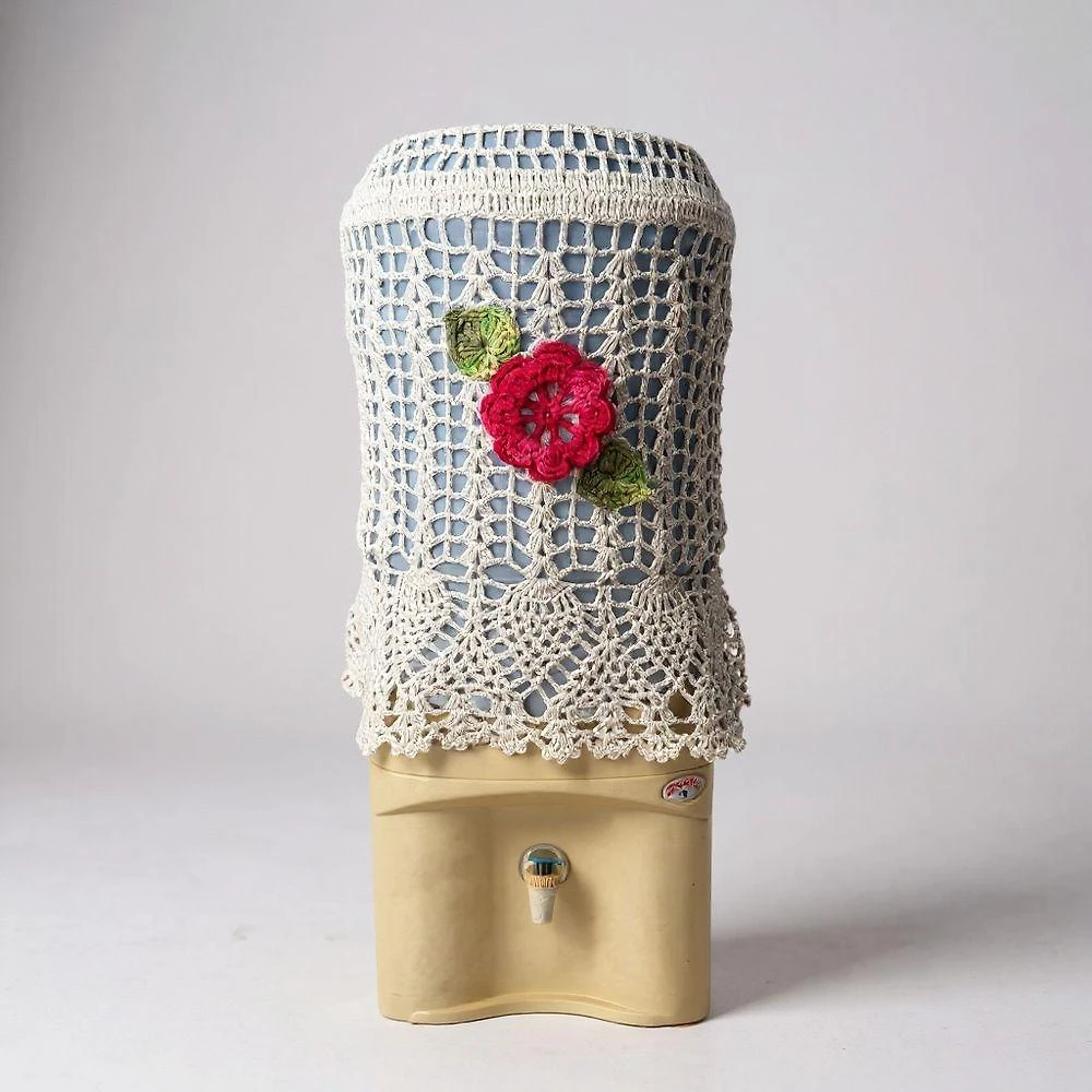 Capa para Galão de Água 20L Crochê Bordada 46x38cm Vermelho Artesanal