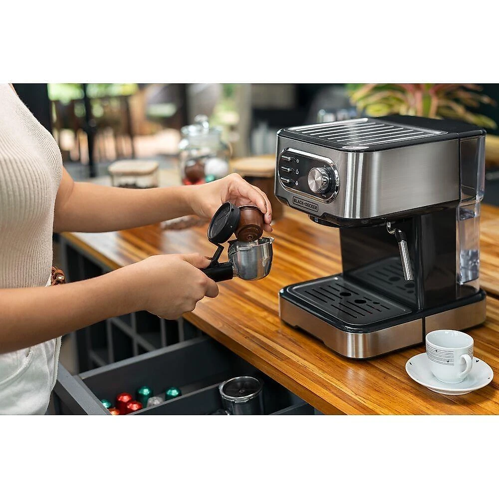 Cafeteira espresso black+decker ce1100g gourmand gris 1100w multifunções 1,5l inox 220