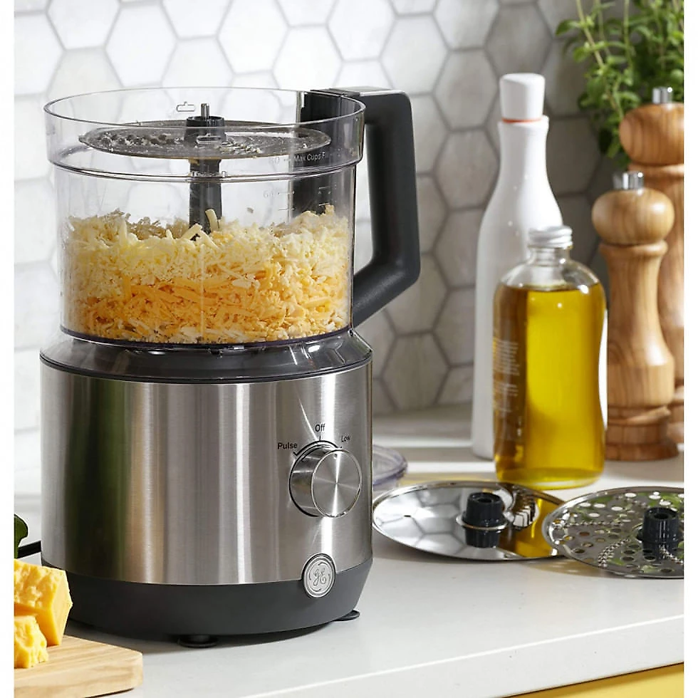 Processador de Alimentos 12 xícaras com 3 Velocidades e Acessórios, 110V 550W, GE, Prata