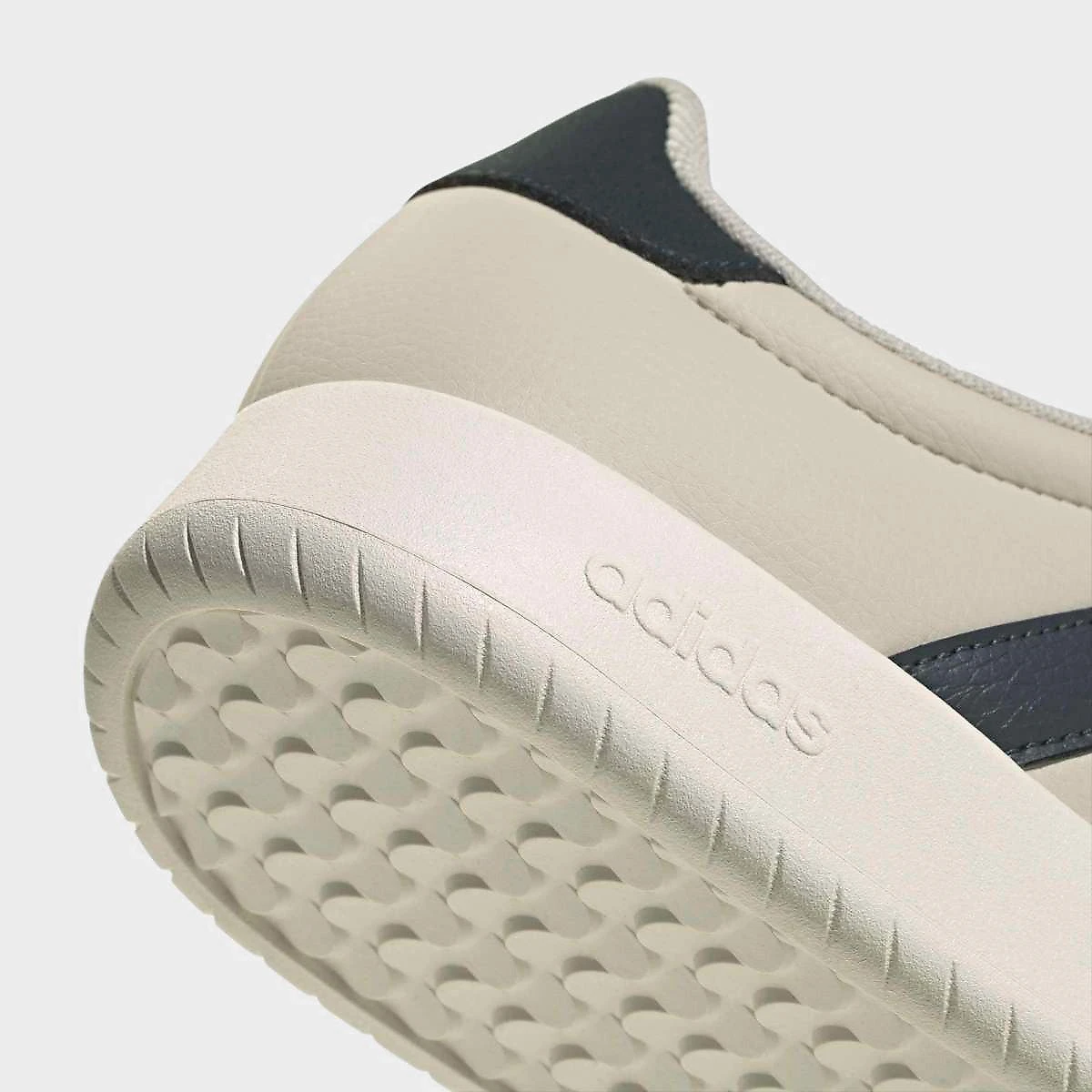 Tênis Adidas Barreda I Bege - 37