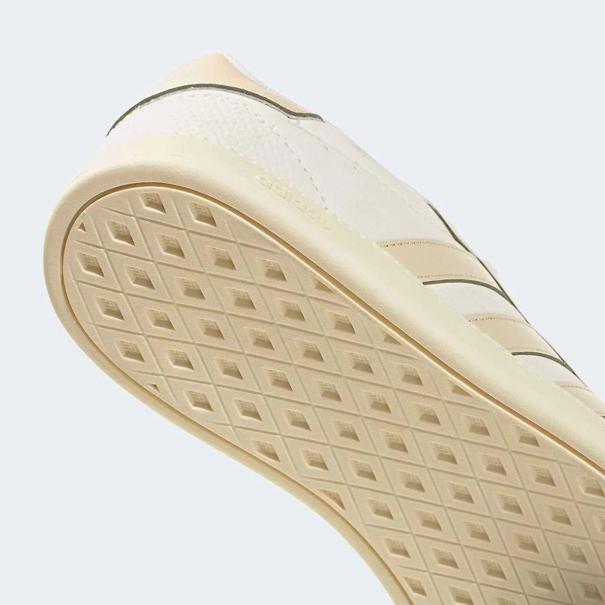 Tênis Adidas Breaknet Sleek Feminino Bege - 34