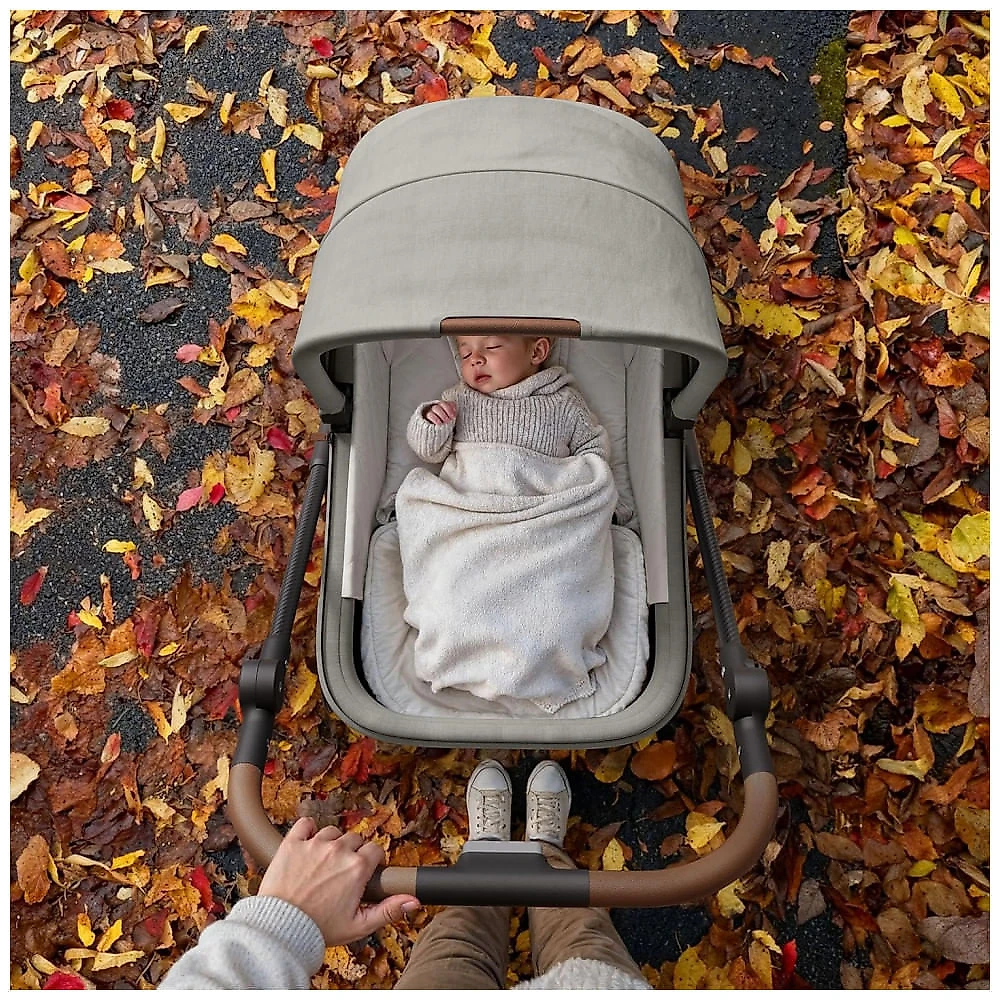 Carrinho de Bebê MAMAZING Air Lux Carbono Vetiver - Ultraleve 7,2 kg, Assento Reversível, Berço, Porta-copo, Dobrável com Uma Mão