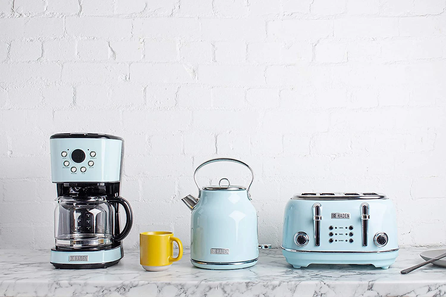 Haden 75032 Heritage Innovative 12 Cup Capacity Programmable Vintage Retro Home Countertop Coffee Maker Machine with Glass Carafe Turquoise Blue
