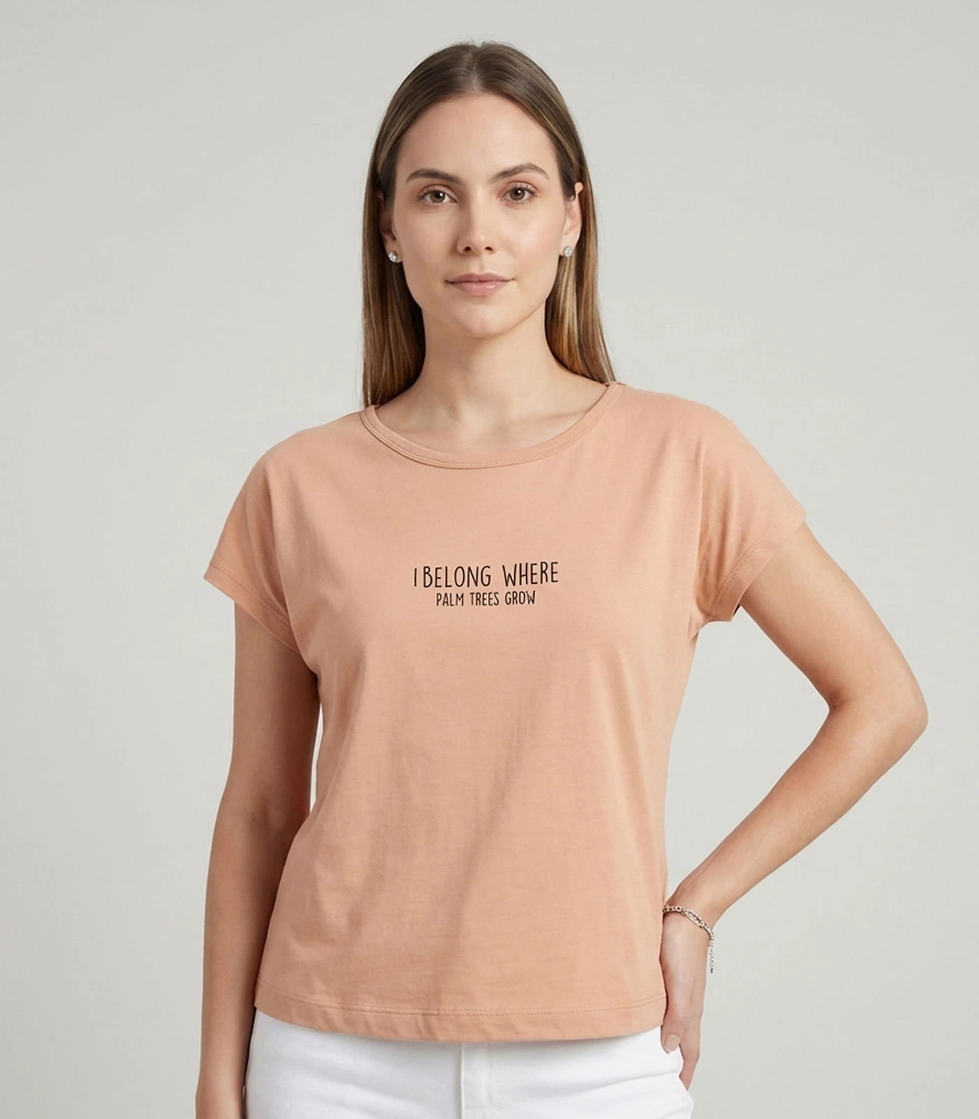 Blusa Feminina Com Estampa Localizada Infinita Cor Marrom